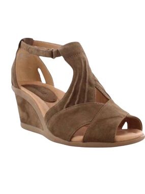 Earth Curvet Peep-toe Wedge Sandal Dark Khaki Suede Size 9.5 NEW